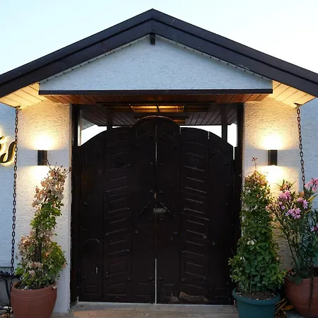 Отель Phellos Boutique 3*