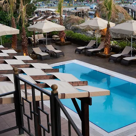 Hotel Phellos Boutique 3*