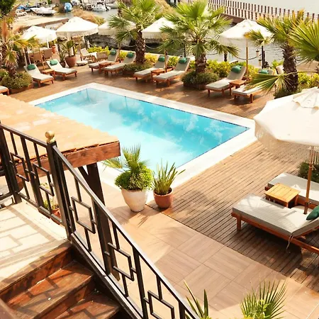 Phellos Boutique Hotel 3*