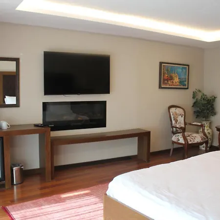 Hotel Phellos Boutique 3*