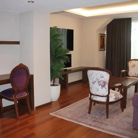 Hotel Phellos Boutique 3*